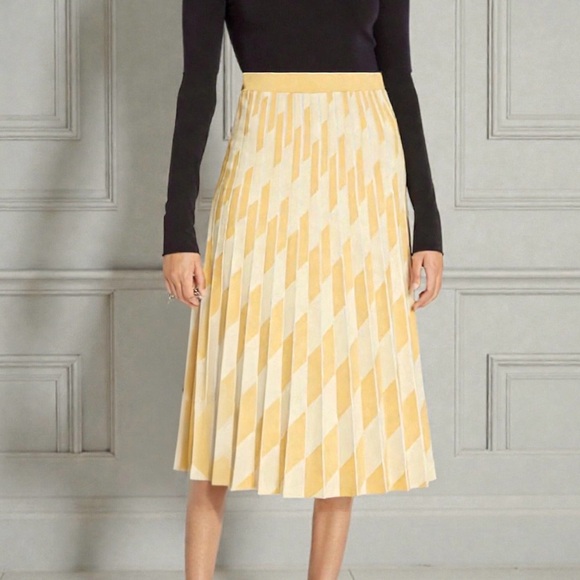 Tory Sport Dresses & Skirts - Tory Burch Sport Pleated Technical Midi Skirt Size Medium